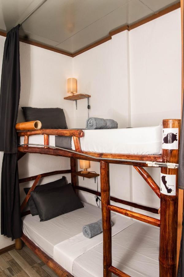 Ohlala Hostel 몰볼 외부 사진