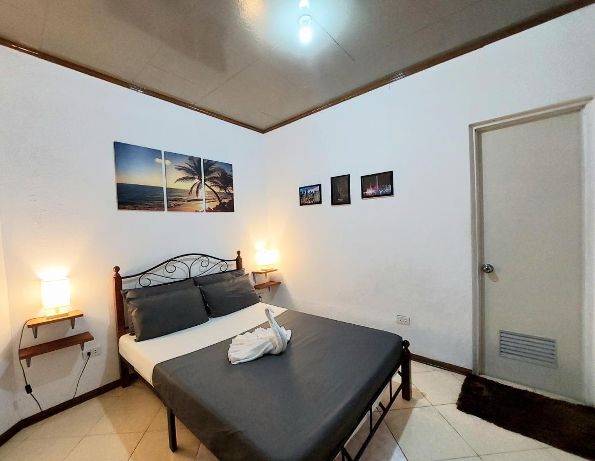 Ohlala Hostel 몰볼 외부 사진
