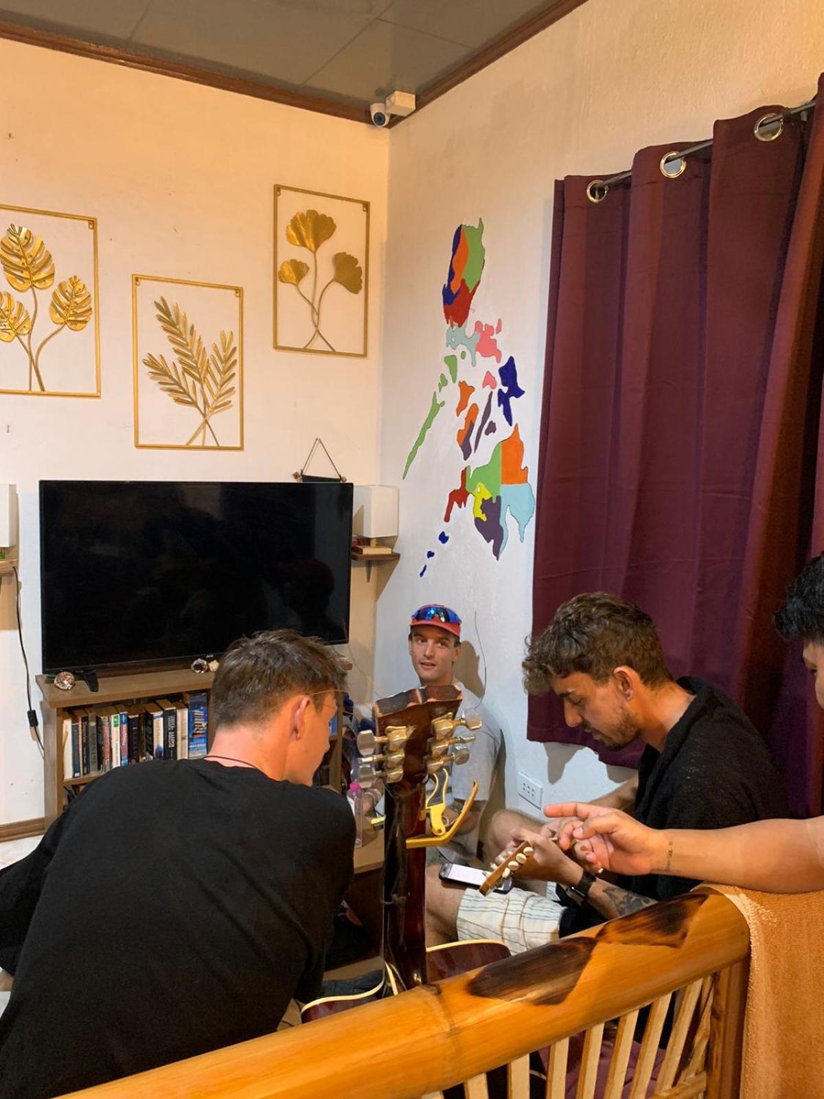 Ohlala Hostel 몰볼 외부 사진